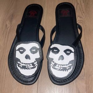 Strange Cult Misfits 💀 Beety Sandal